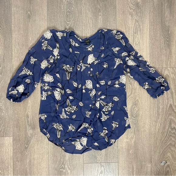 Aritzia Babaton Floral Blouse 3/4 length sleeve top buttons Purple Size Medium - Picture 12 of 16